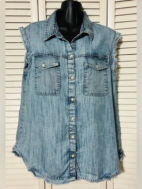 Sister Mary Med Sleeveless Light Wash Denim Button-Front Shirt